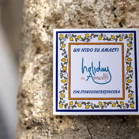 Un Nido Su *